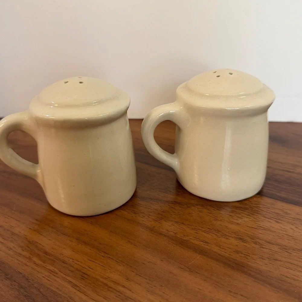 Vintage Ceramic Apple Daisy Mug Salt and Pepper Shakers Farmhouse Kitchen Decor